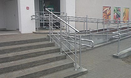 montaż balustrad dla niepełnosprawnych